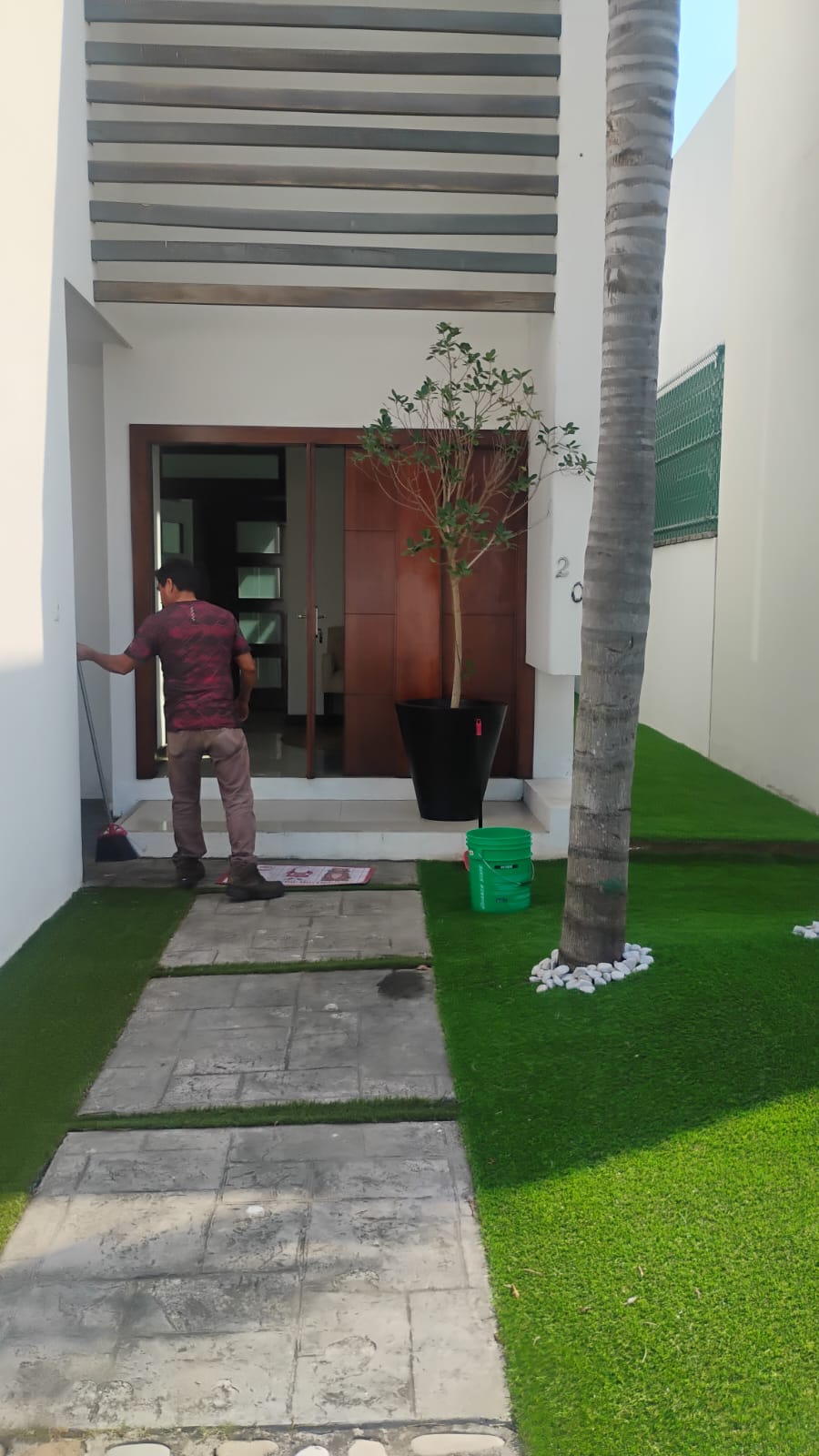 Jardín residencial — instalación terminada
