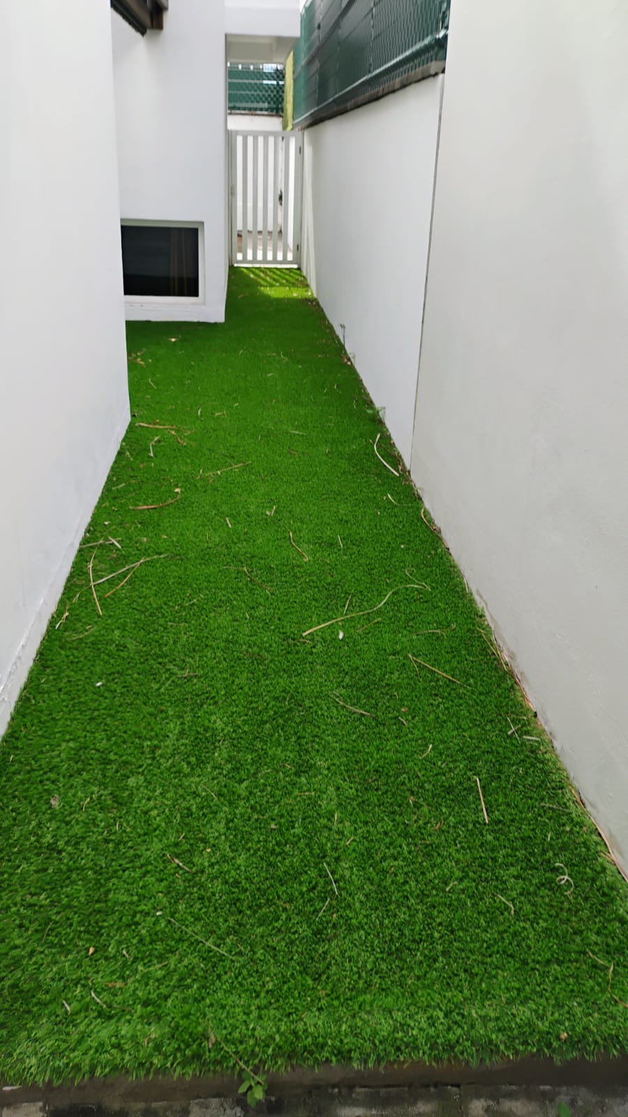 Área infantil — pasto acolchonado