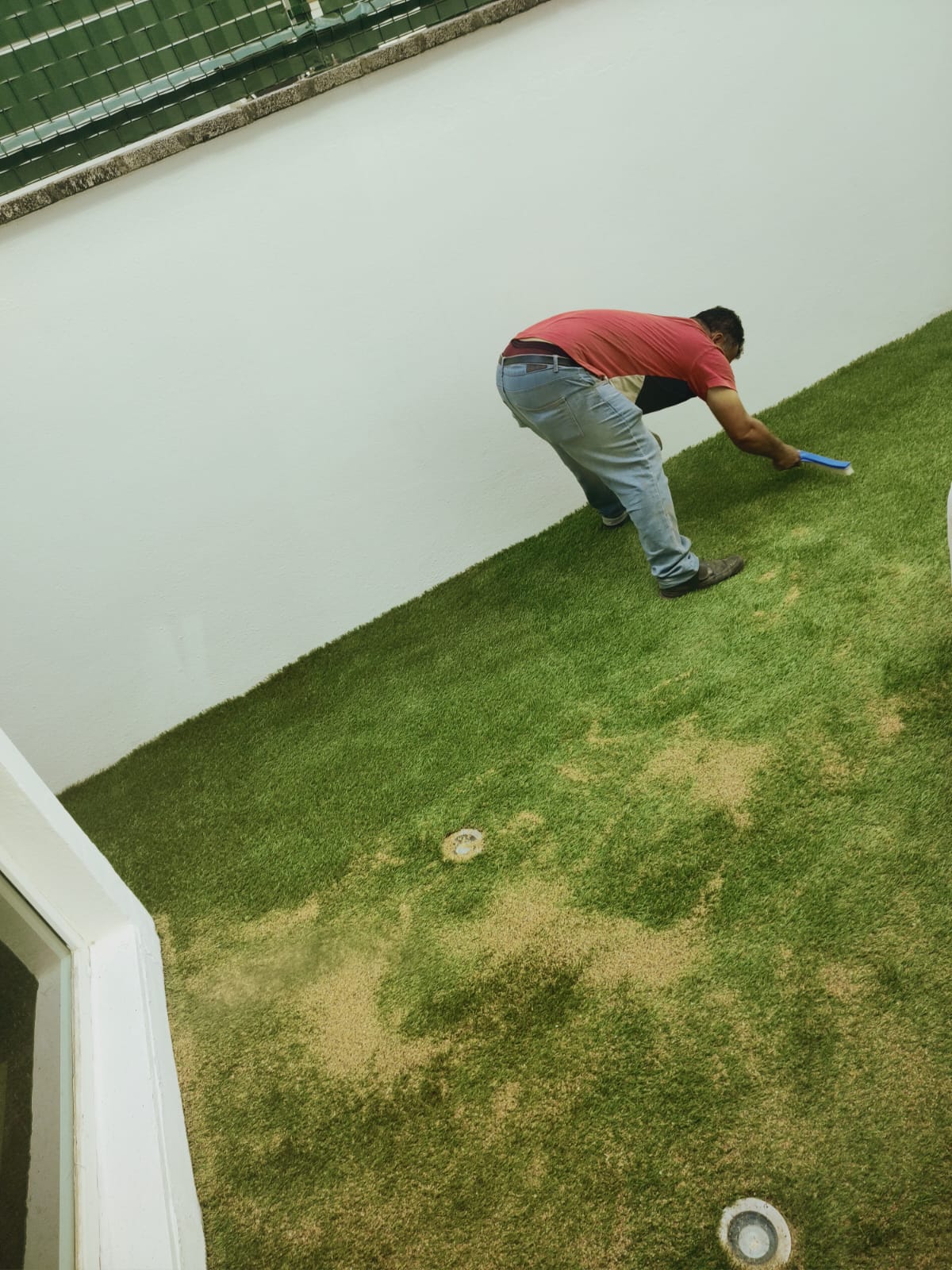 Acabado perfecto en pasillo exterior