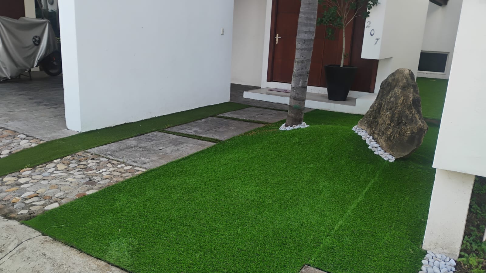 Instalación del pasto — corte preciso